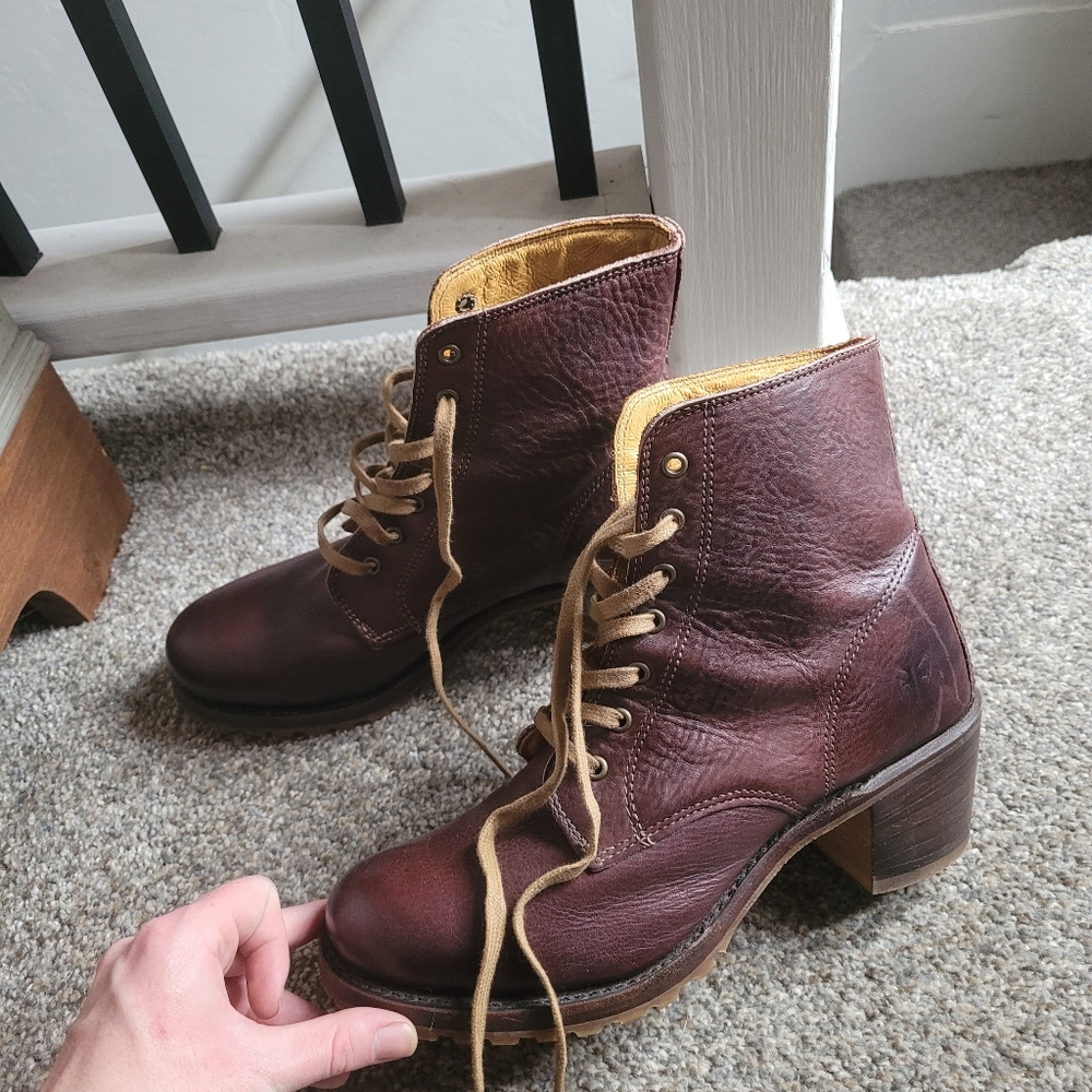 Frye sabrina